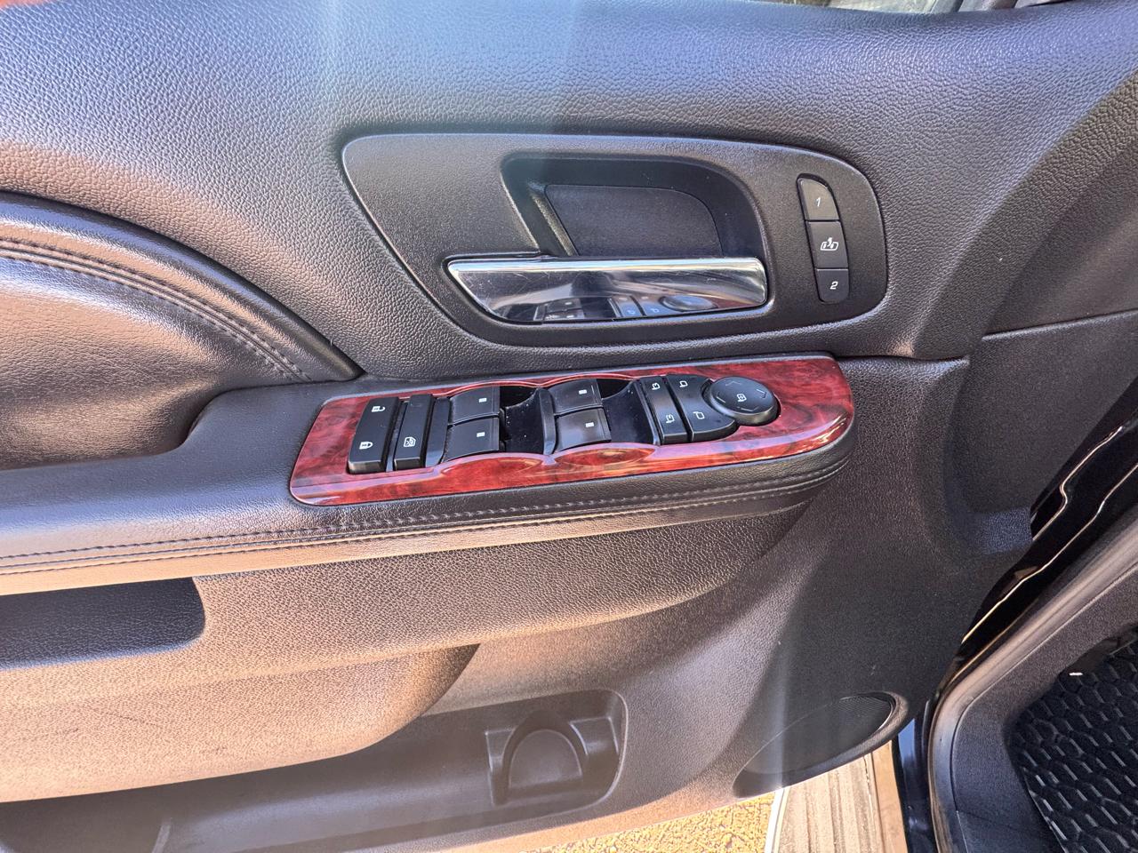 Cadillac Escalade AWD 2011