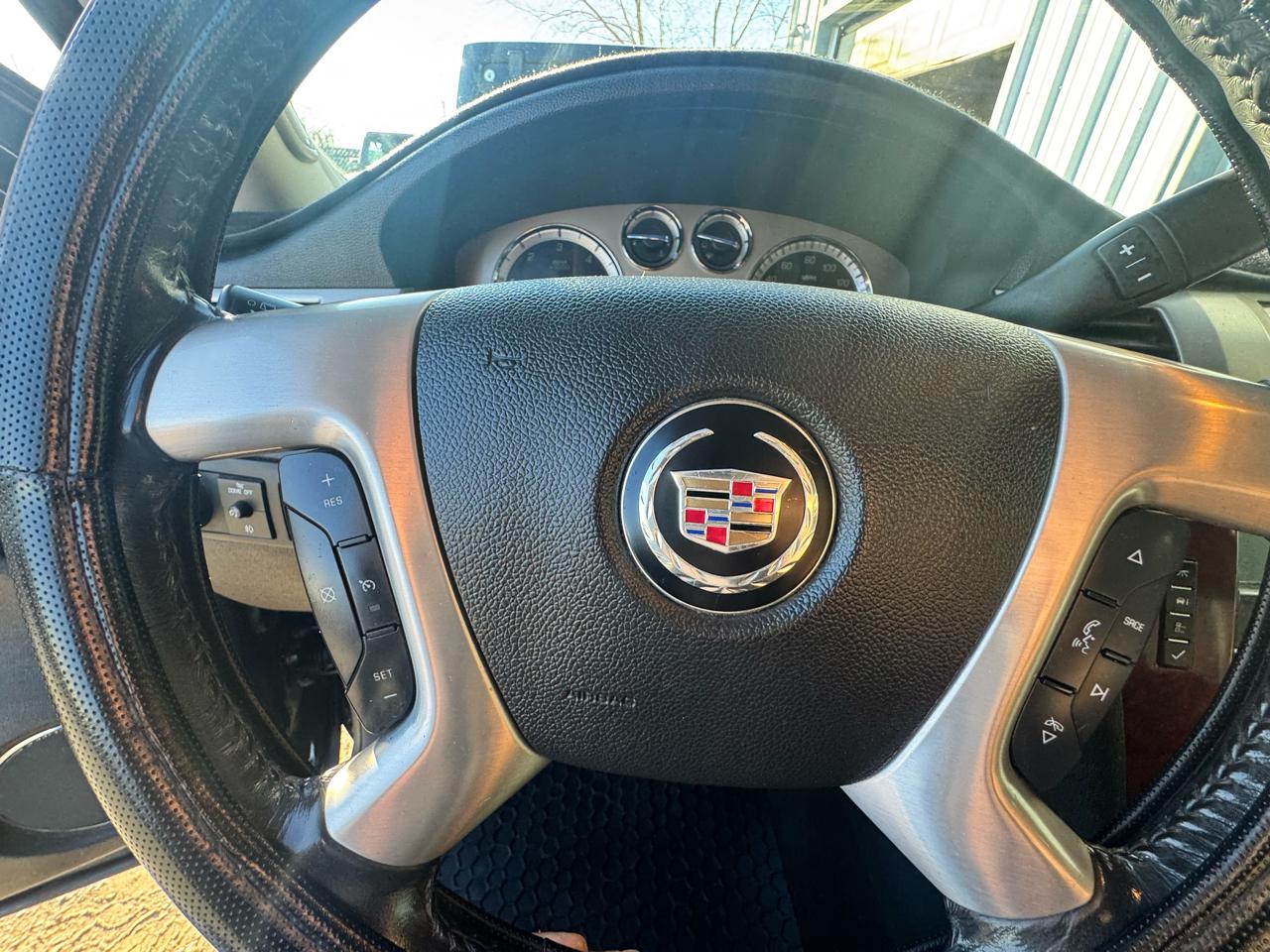 Cadillac Escalade AWD 2011