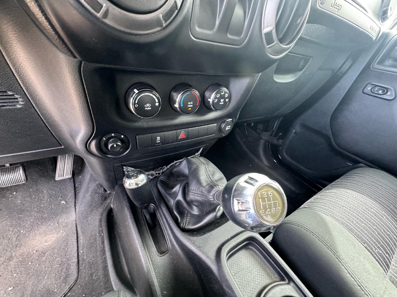 Jeep Wrangler Sport 4WD 2012