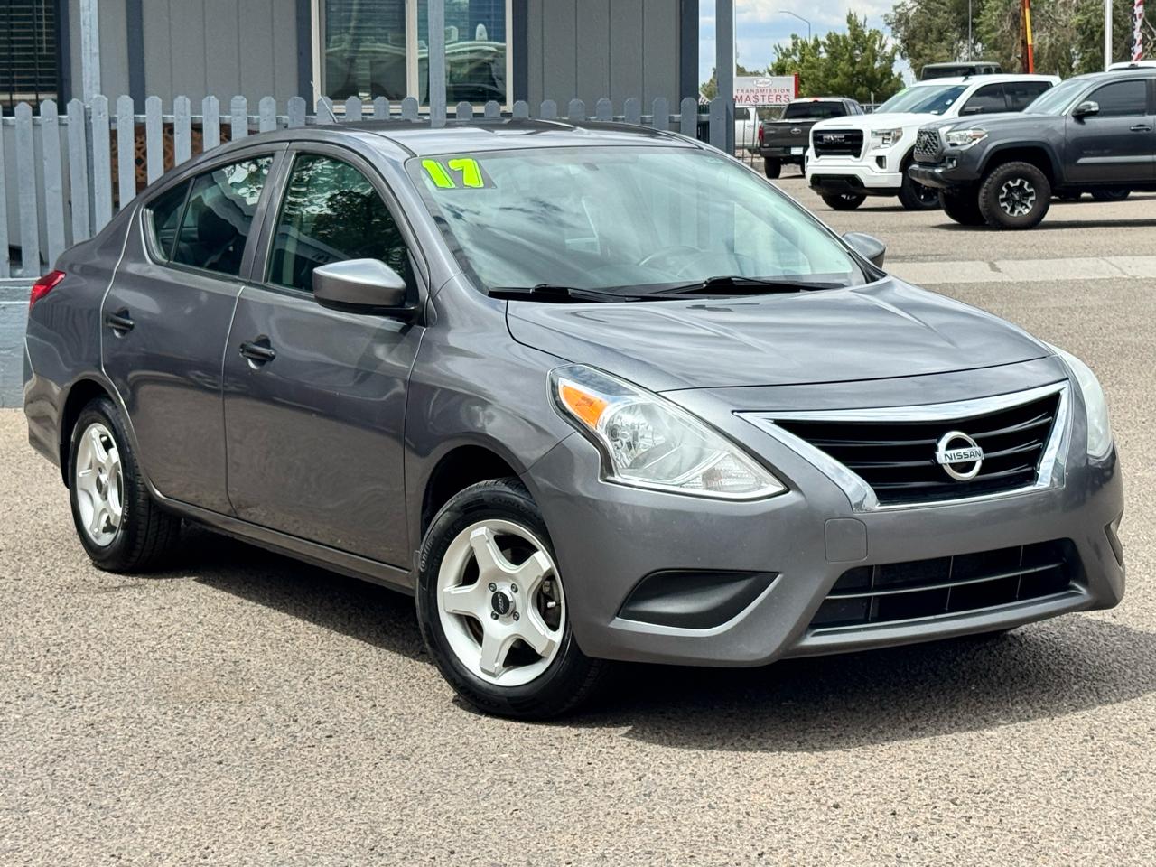 Nissan Versa  2017