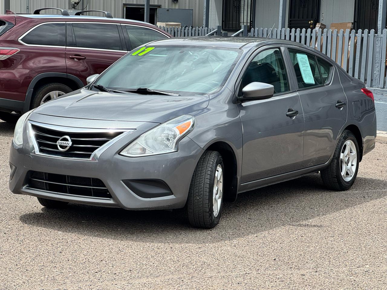 Nissan Versa  2017