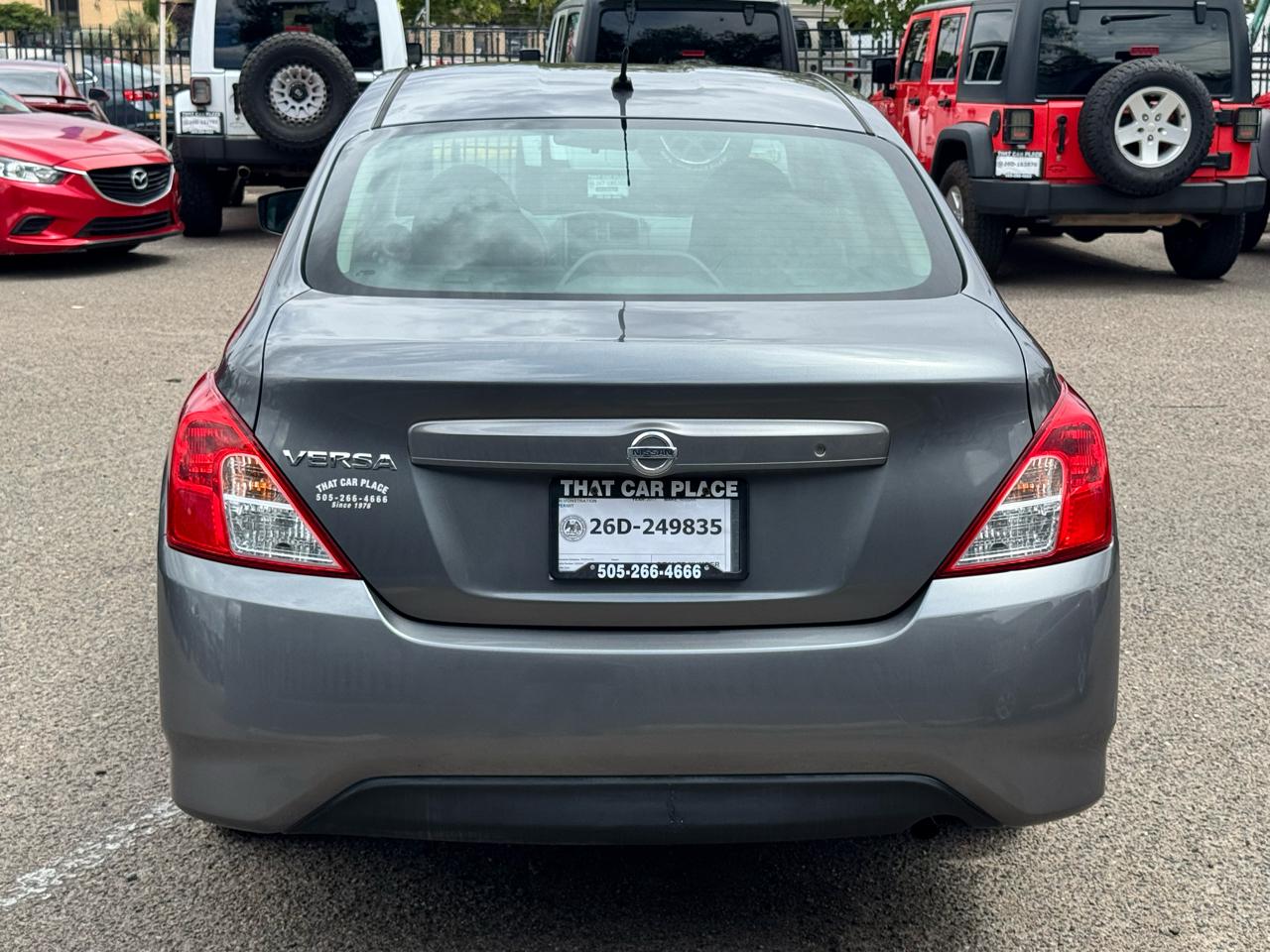 Nissan Versa  2017