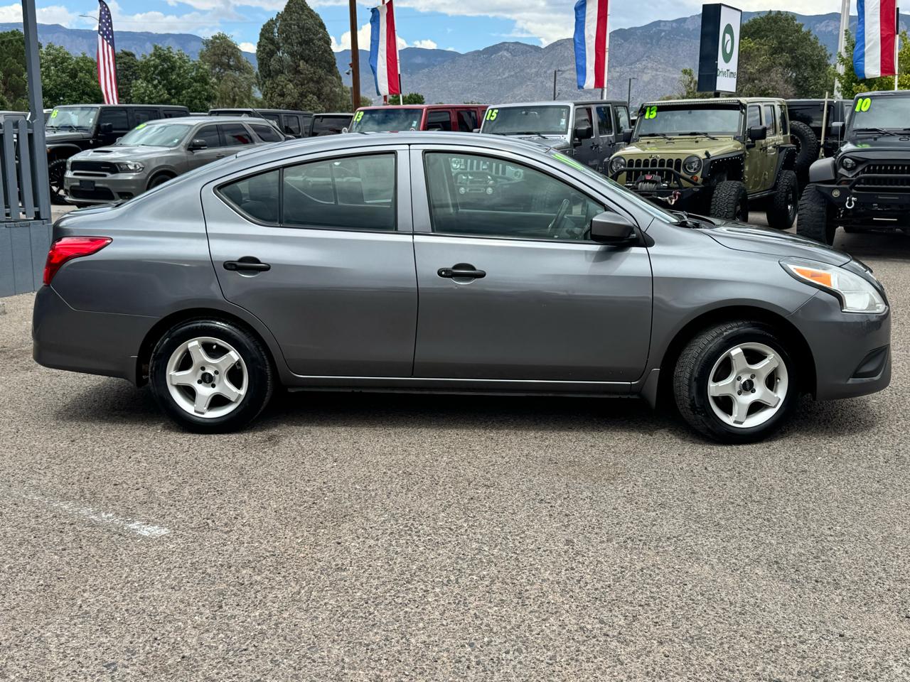 Nissan Versa  2017