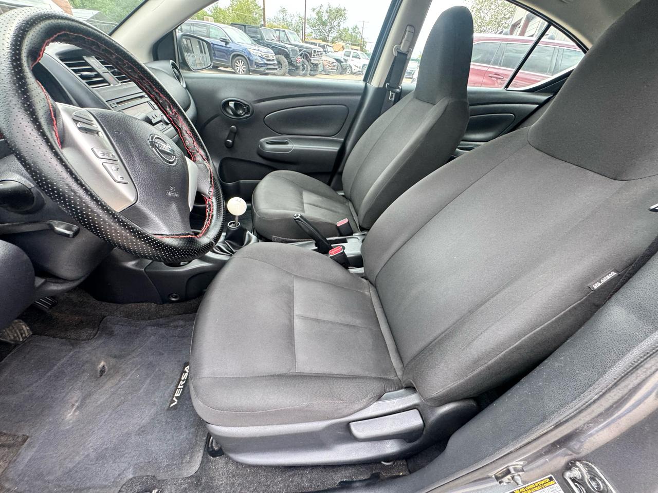 Nissan Versa  2017