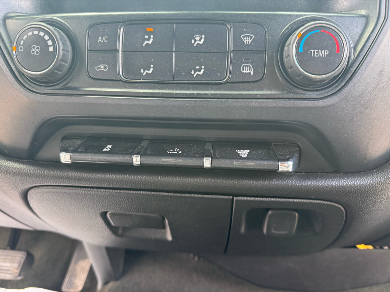 Chevrolet Silverado 2500HD Work Truck Crew Cab 4WD 2015
