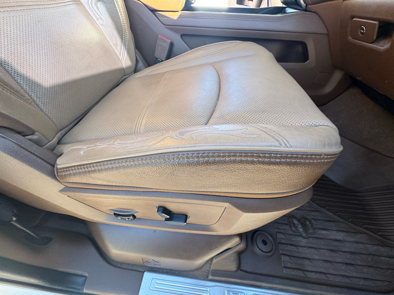 RAM 2500 Longhorn Crew Cab SWB 4WD 2023