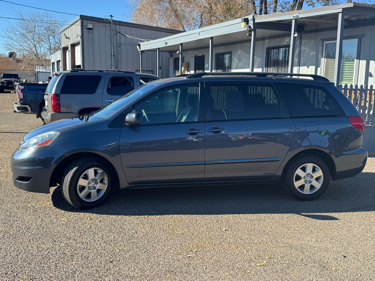 Toyota Sienna CE 7-Passenger 2006