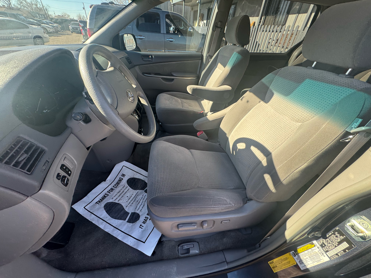 Toyota Sienna CE 7-Passenger 2006