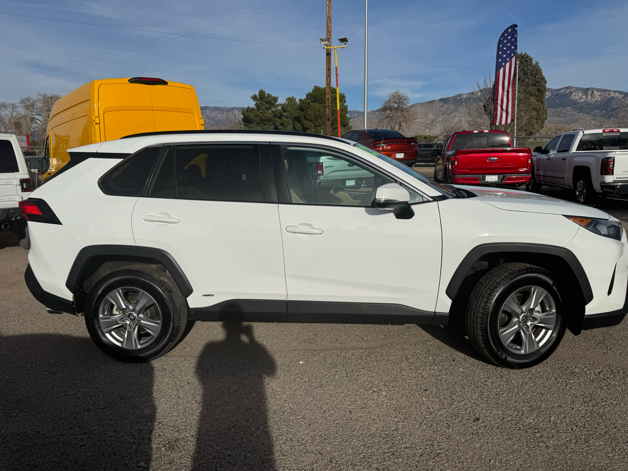 Toyota RAV4 Hybrid LE AWD 2022