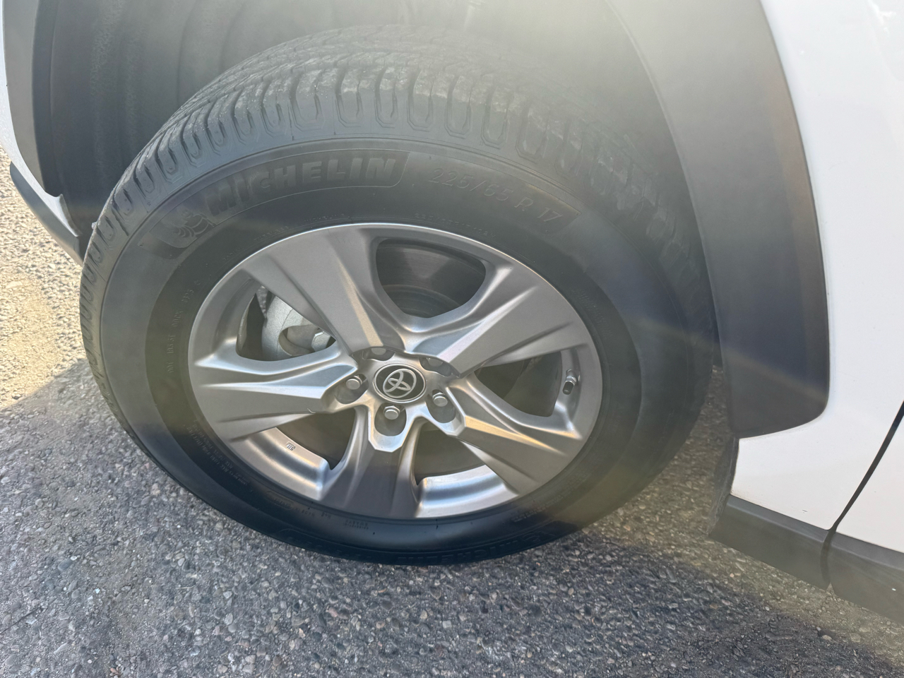 Toyota RAV4 Hybrid LE AWD 2022