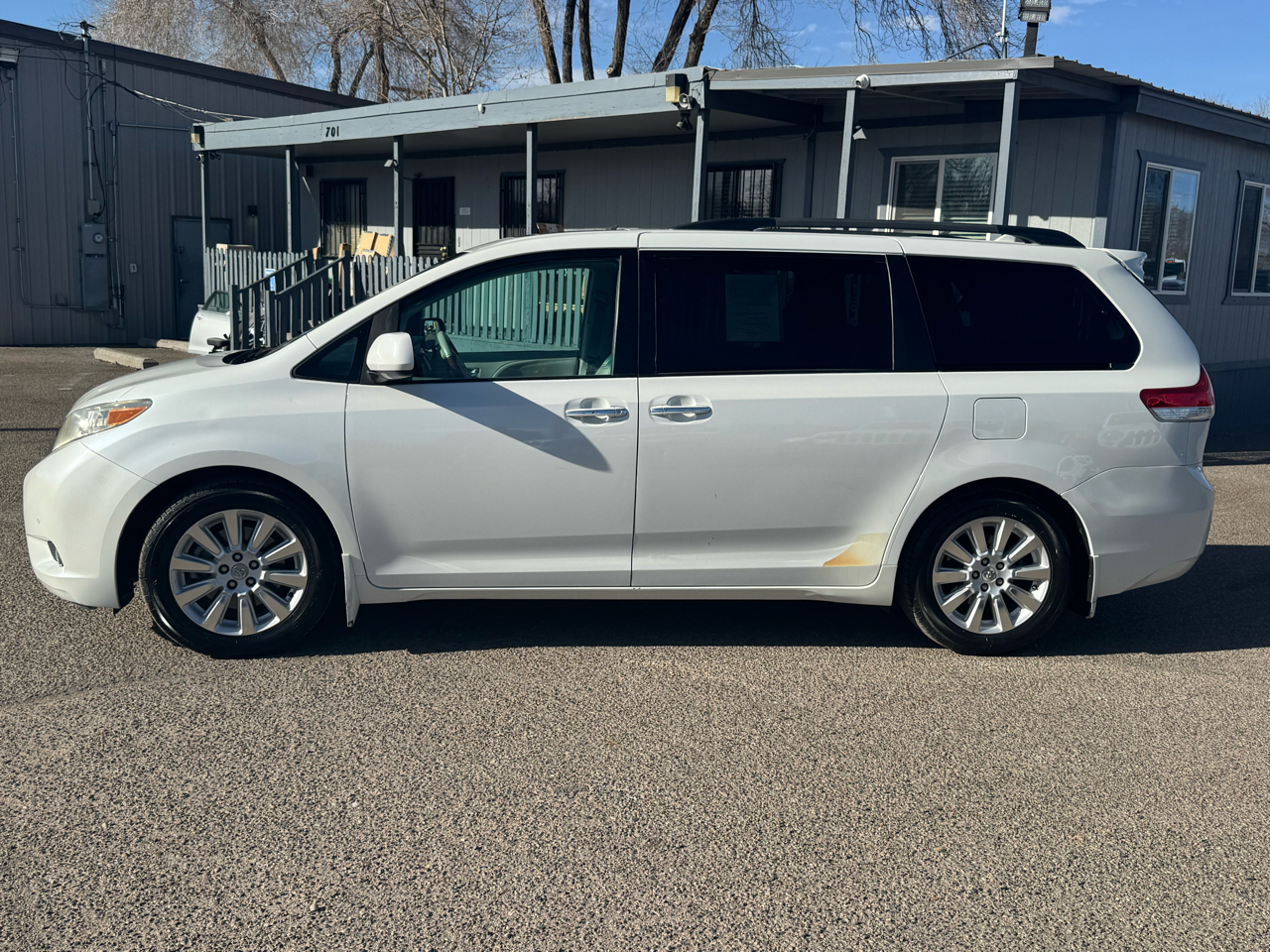 Toyota Sienna Limited FWD 7-Passsenger V6 2012