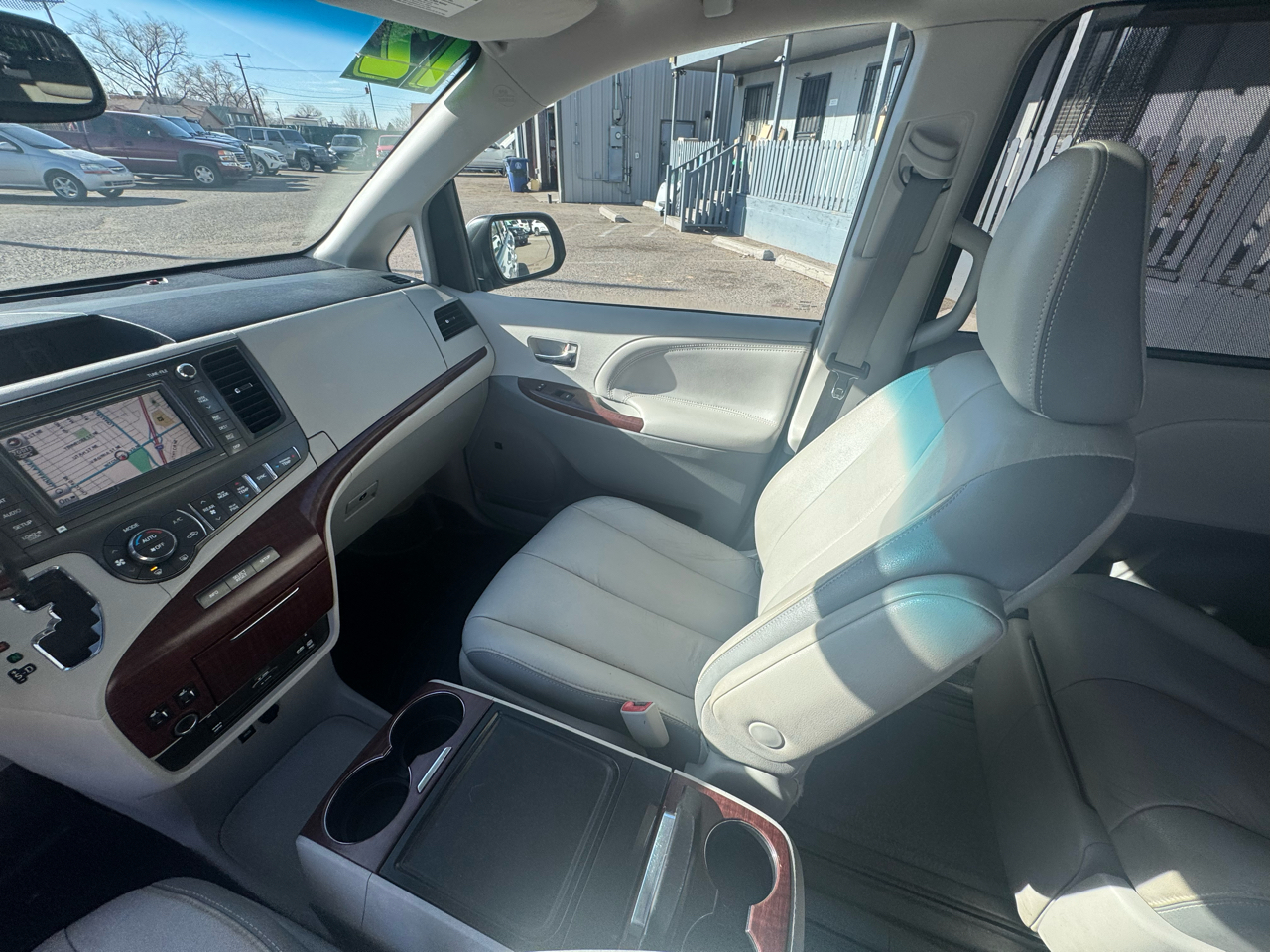 Toyota Sienna Limited FWD 7-Passsenger V6 2012