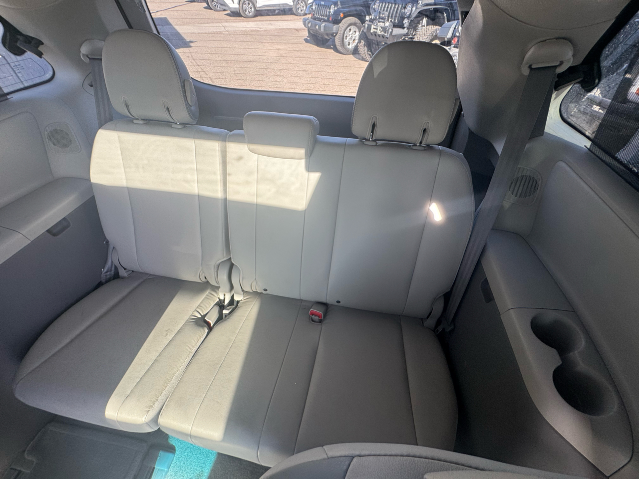 Toyota Sienna Limited FWD 7-Passsenger V6 2012