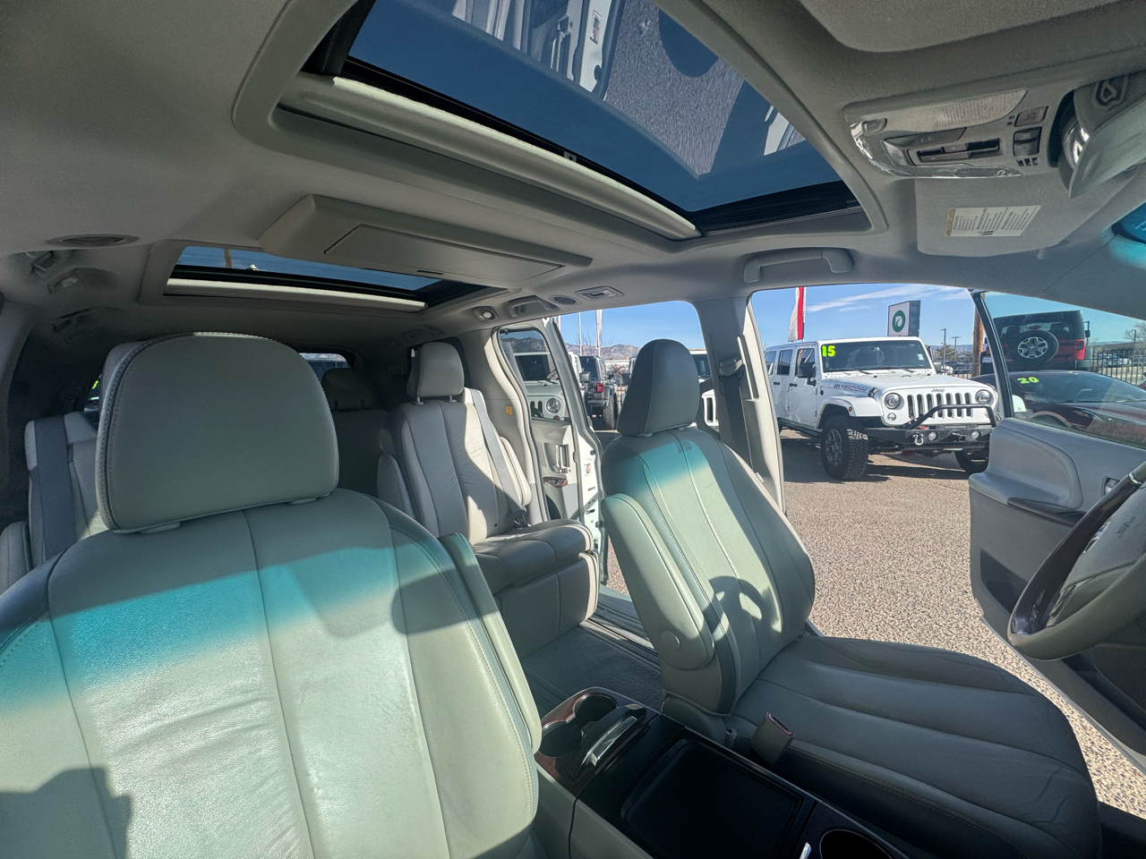 Toyota Sienna Limited FWD 7-Passsenger V6 2012