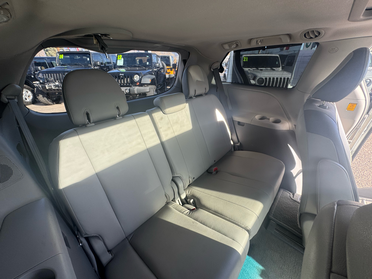 Toyota Sienna Limited FWD 7-Passsenger V6 2012