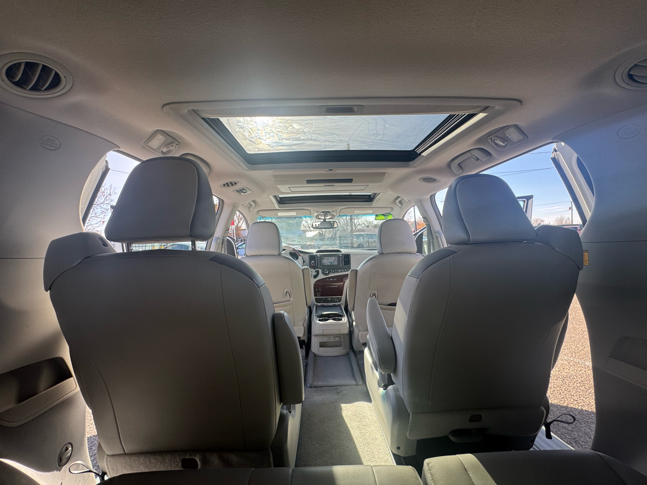 Toyota Sienna Limited FWD 7-Passsenger V6 2012