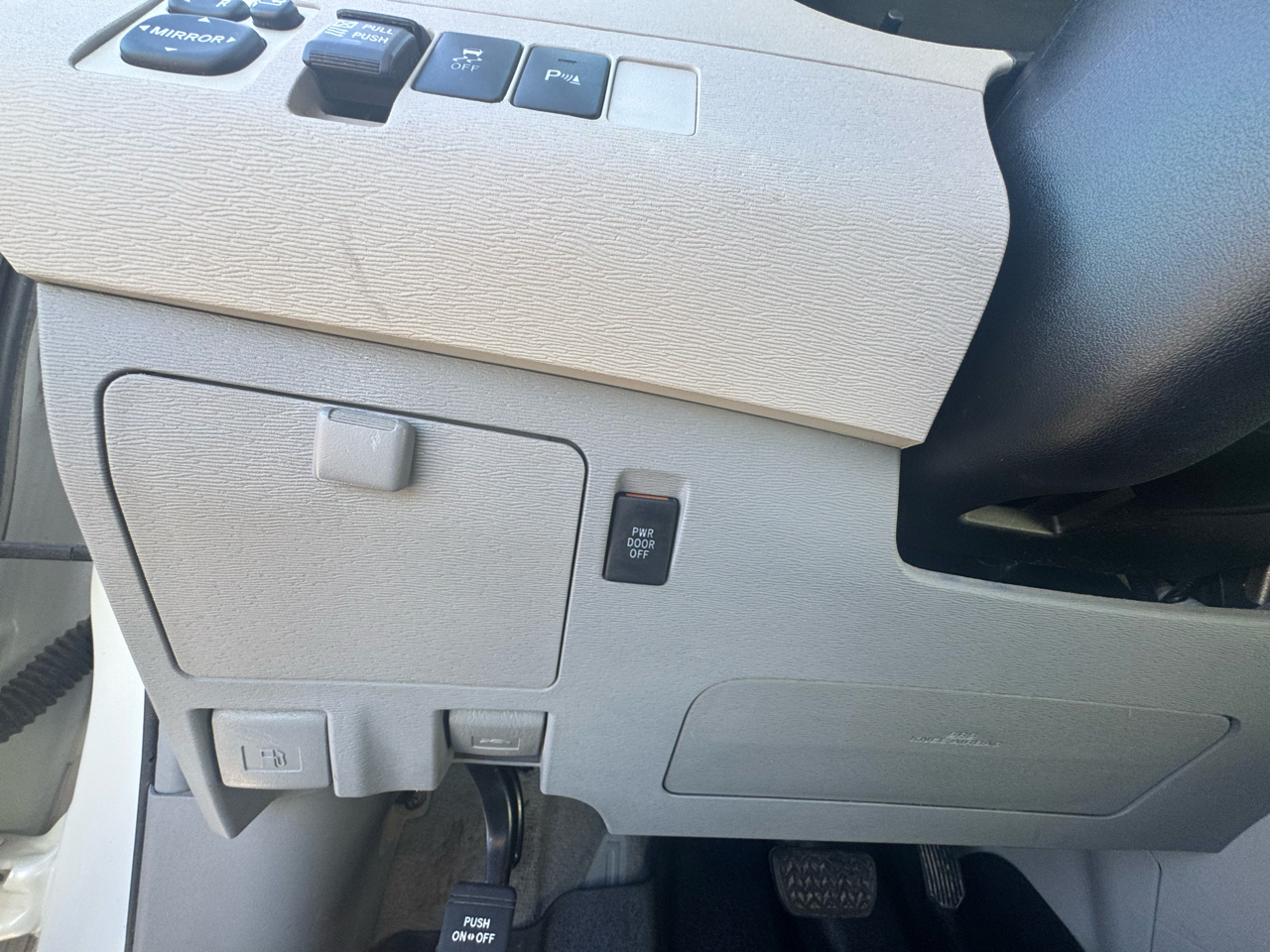 Toyota Sienna Limited FWD 7-Passsenger V6 2012