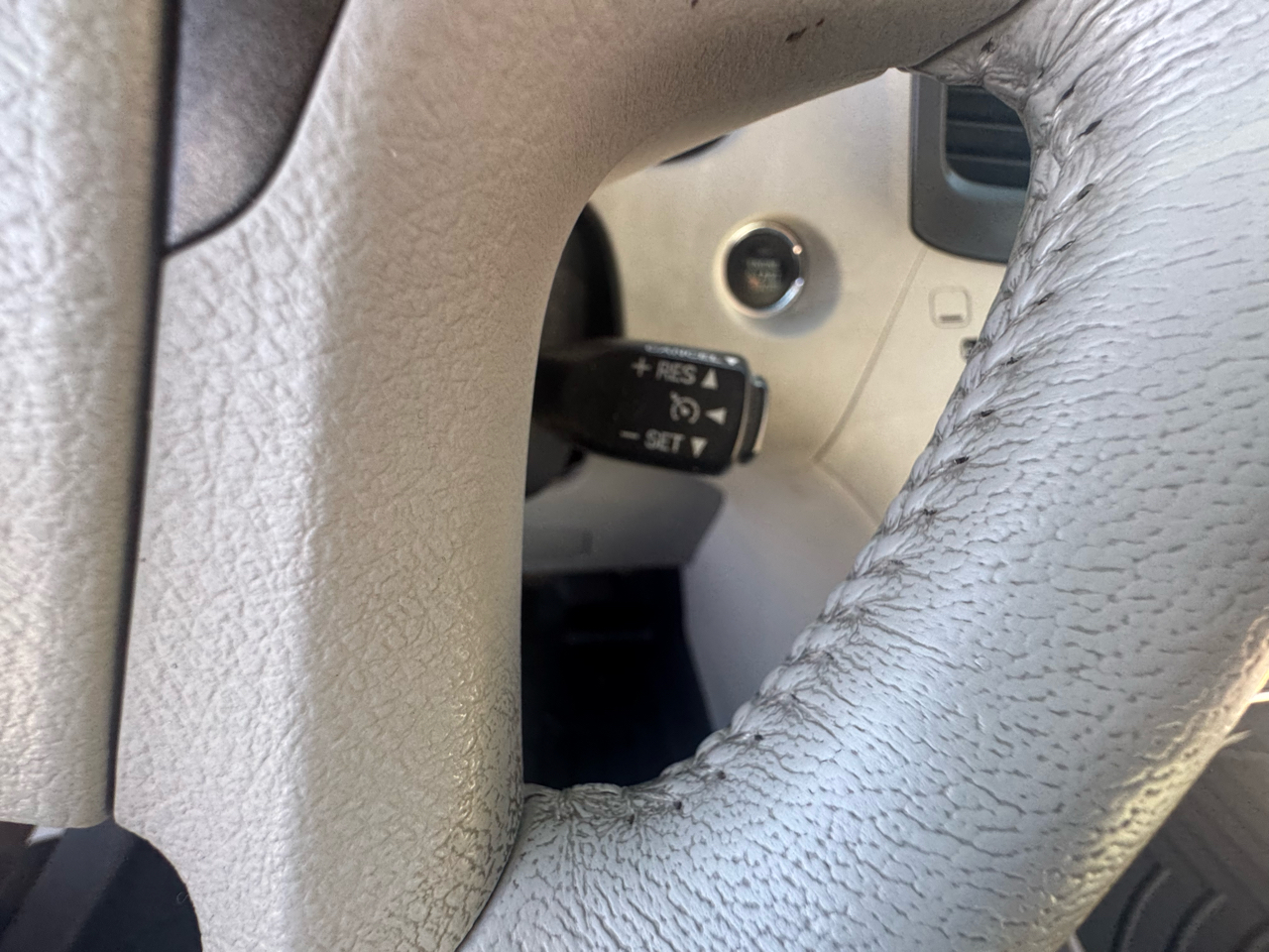 Toyota Sienna Limited FWD 7-Passsenger V6 2012