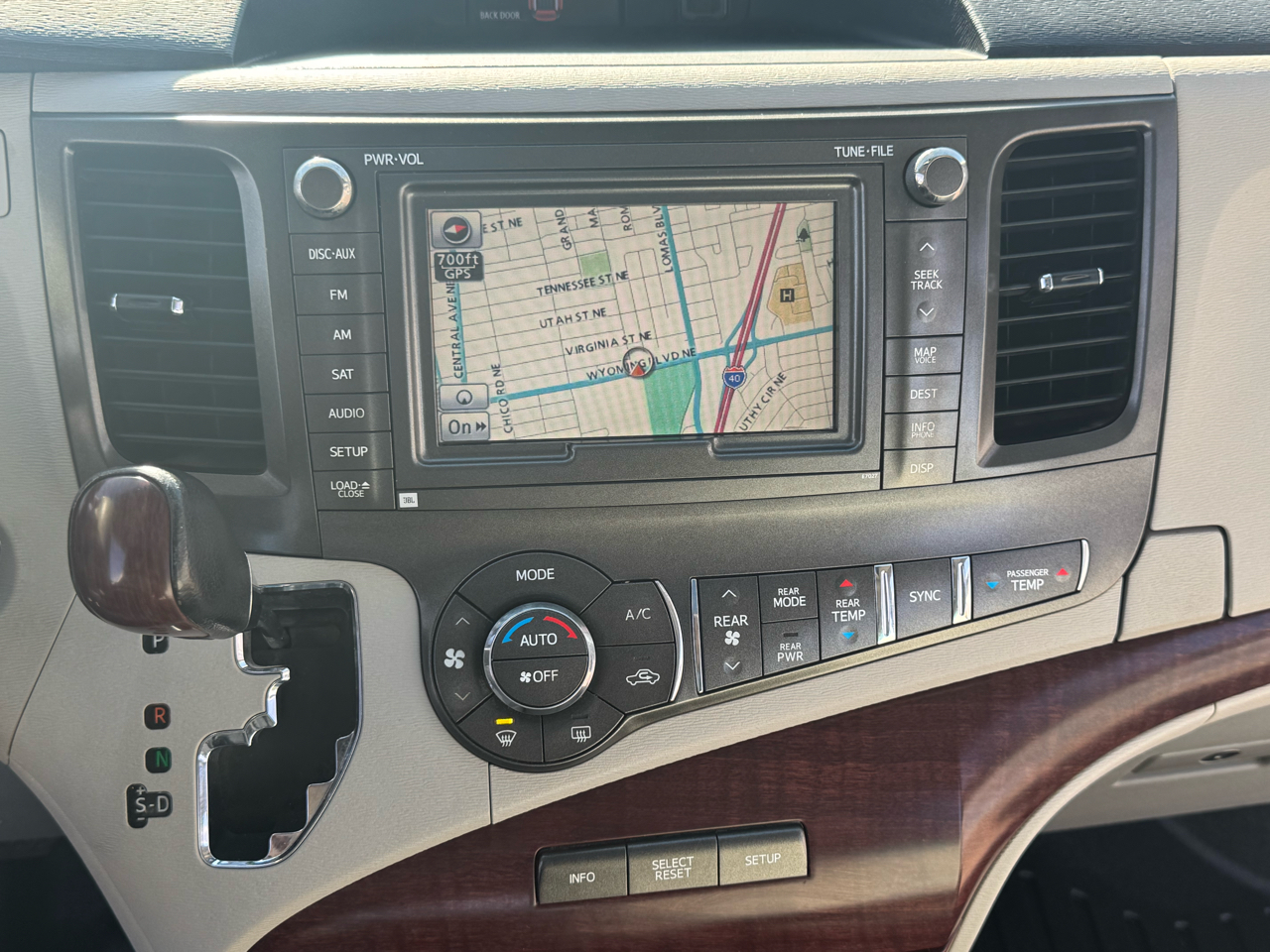 Toyota Sienna Limited FWD 7-Passsenger V6 2012