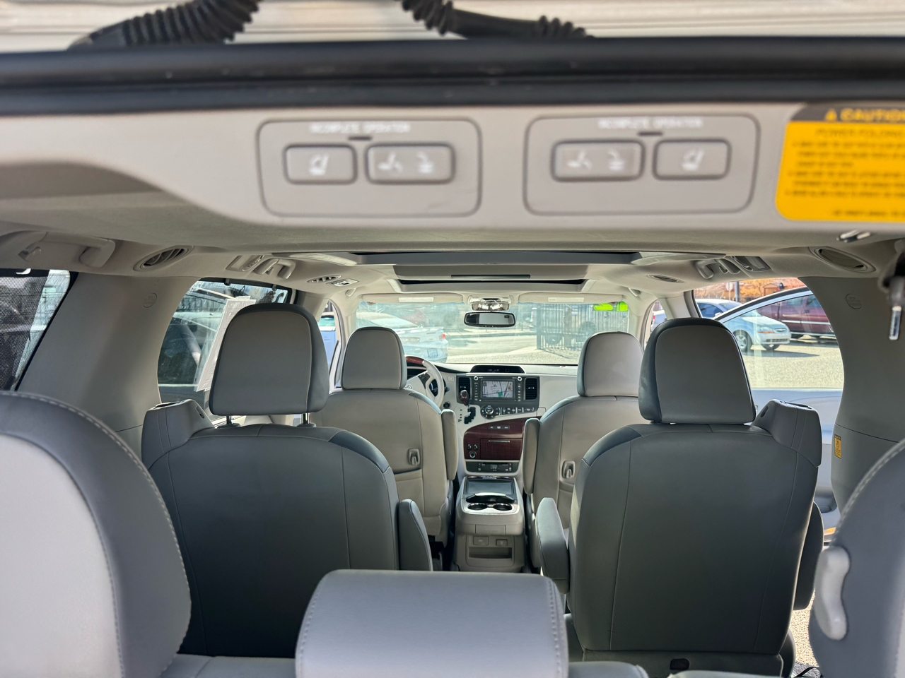 Toyota Sienna Limited FWD 7-Passsenger V6 2012