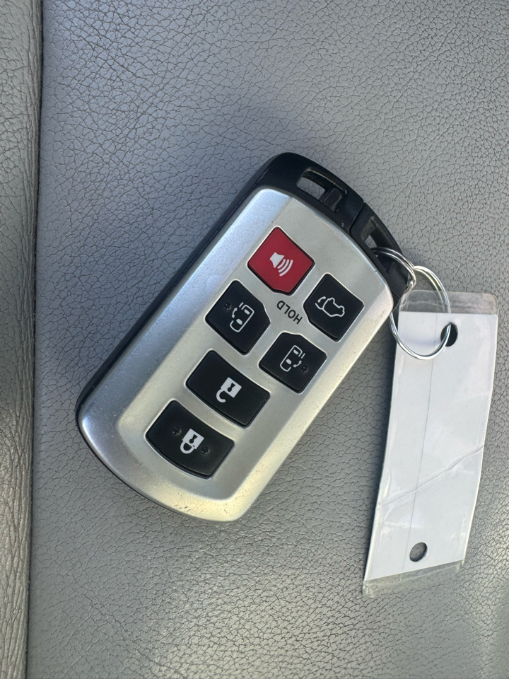 Toyota Sienna Limited FWD 7-Passsenger V6 2012