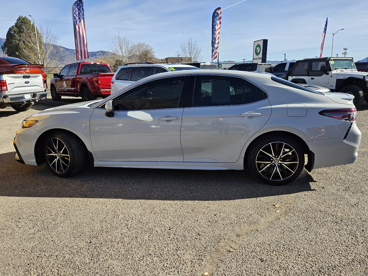 Toyota Camry SE 2024