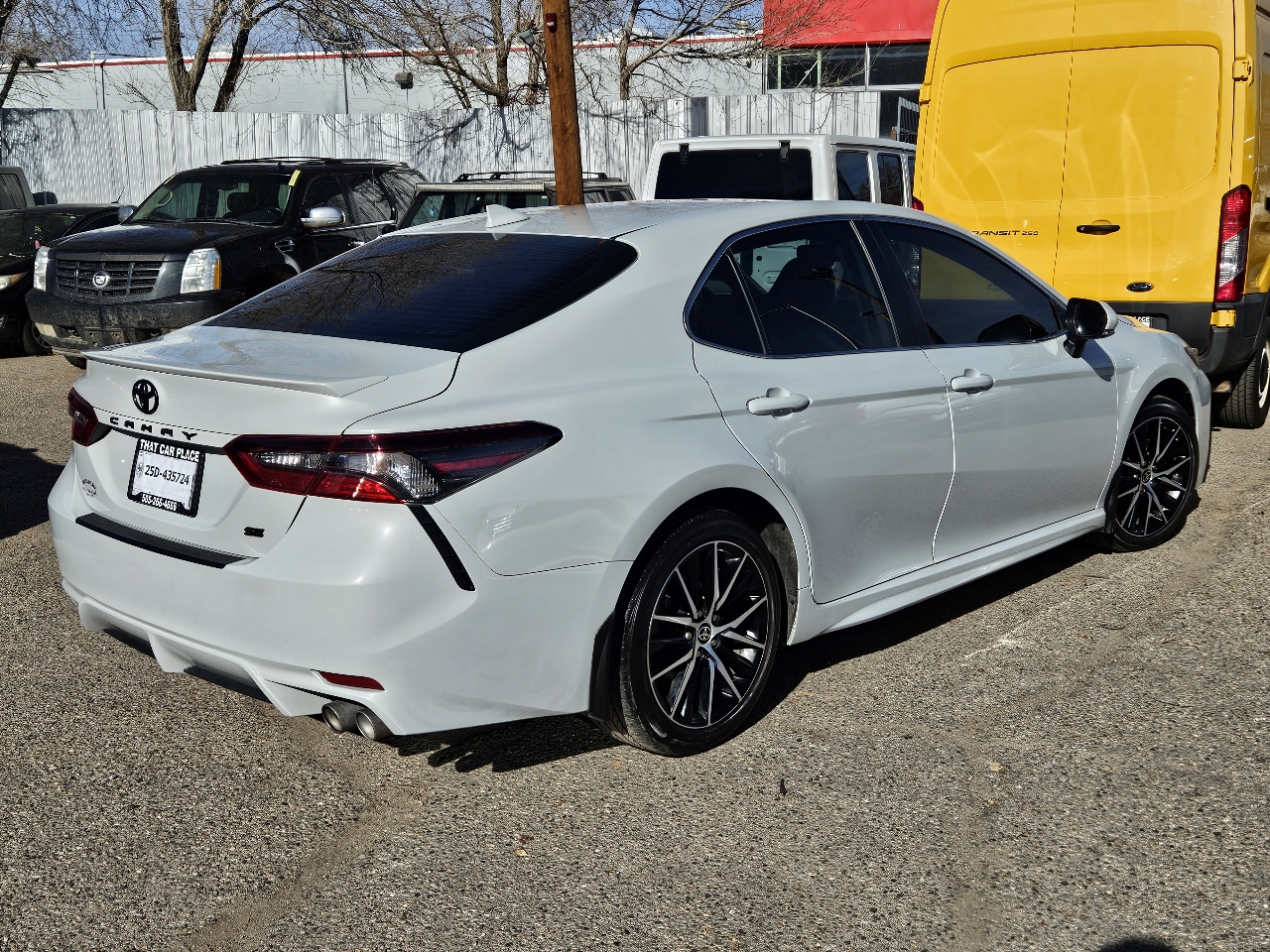 Toyota Camry SE 2024