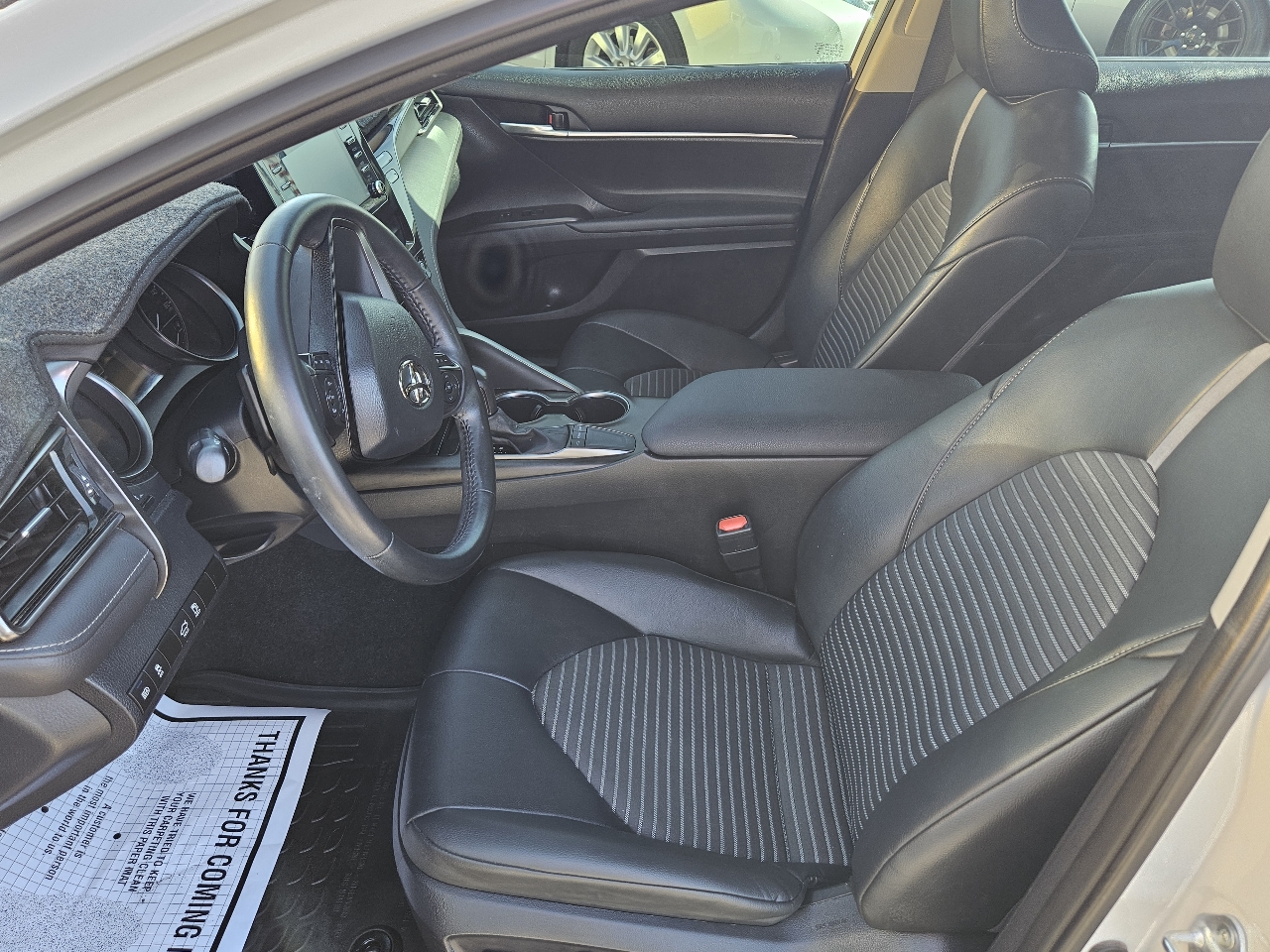 Toyota Camry SE 2024