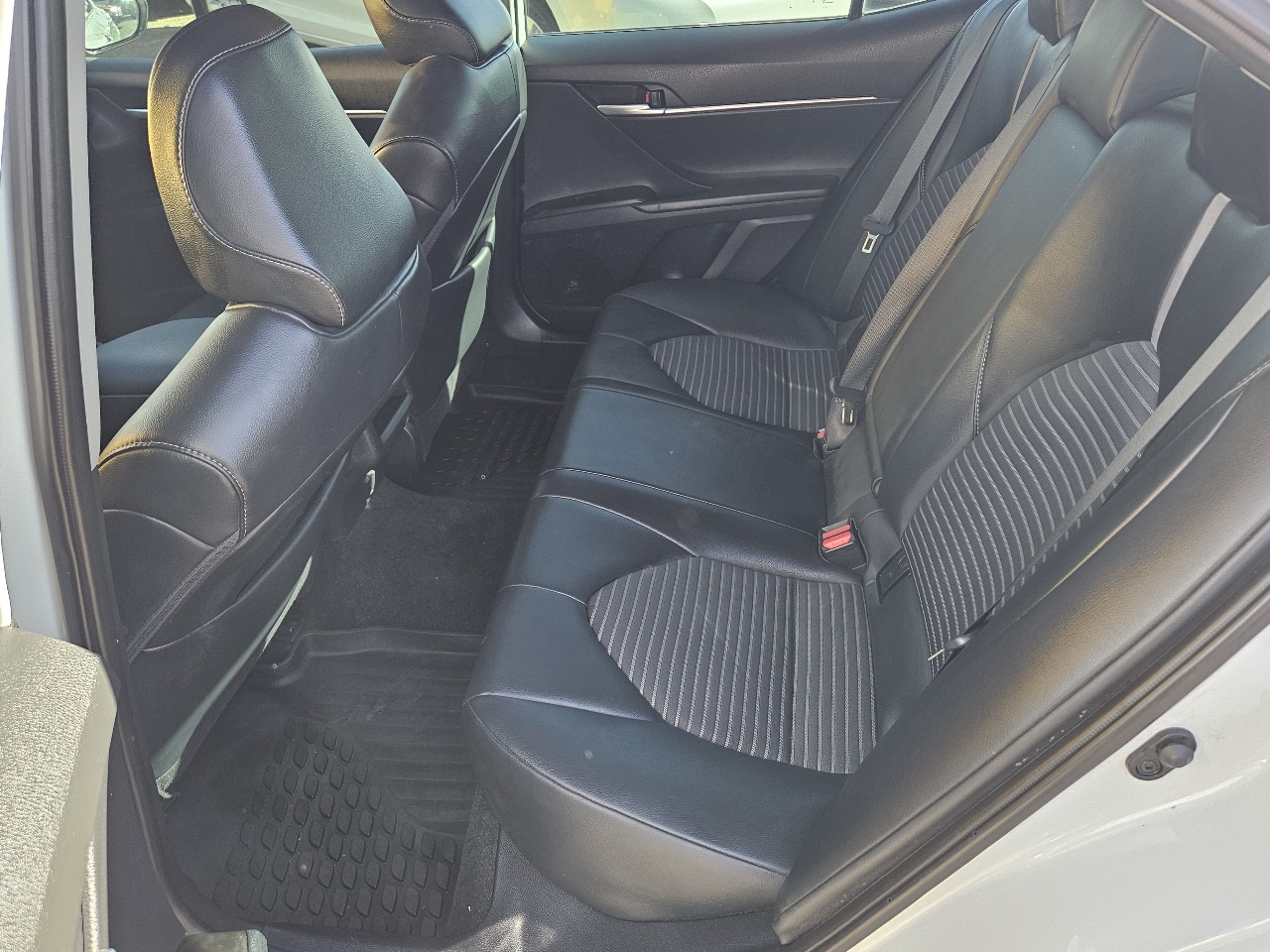 Toyota Camry SE 2024