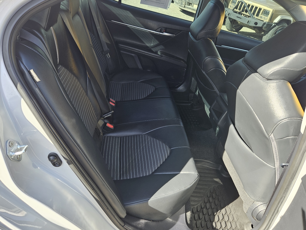 Toyota Camry SE 2024