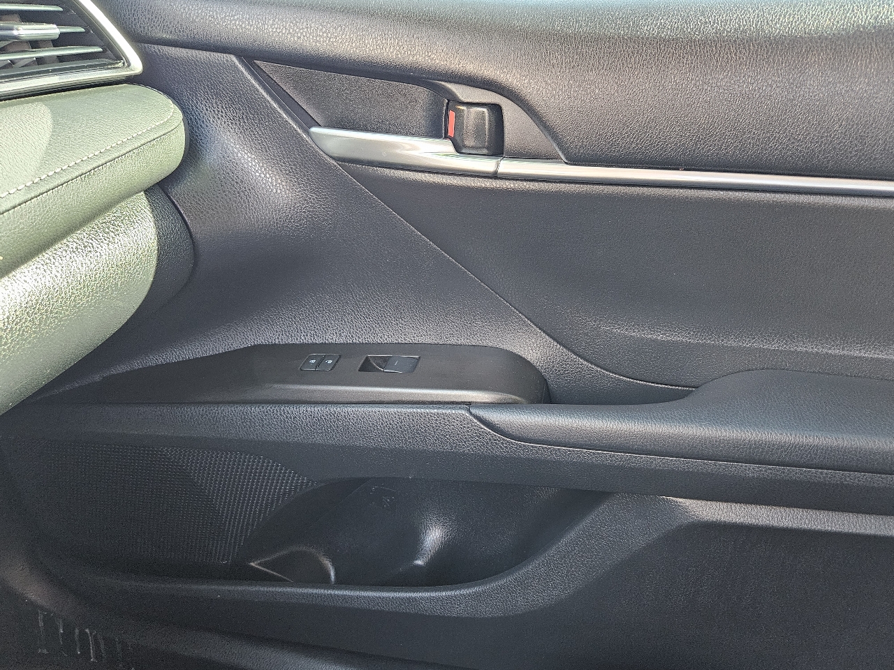 Toyota Camry SE 2024