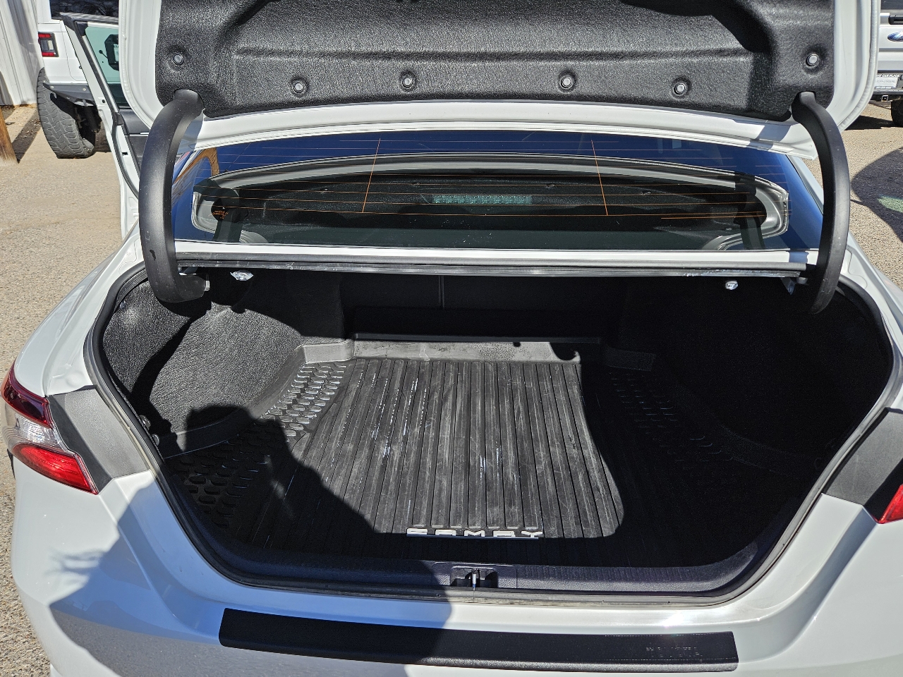 Toyota Camry SE 2024