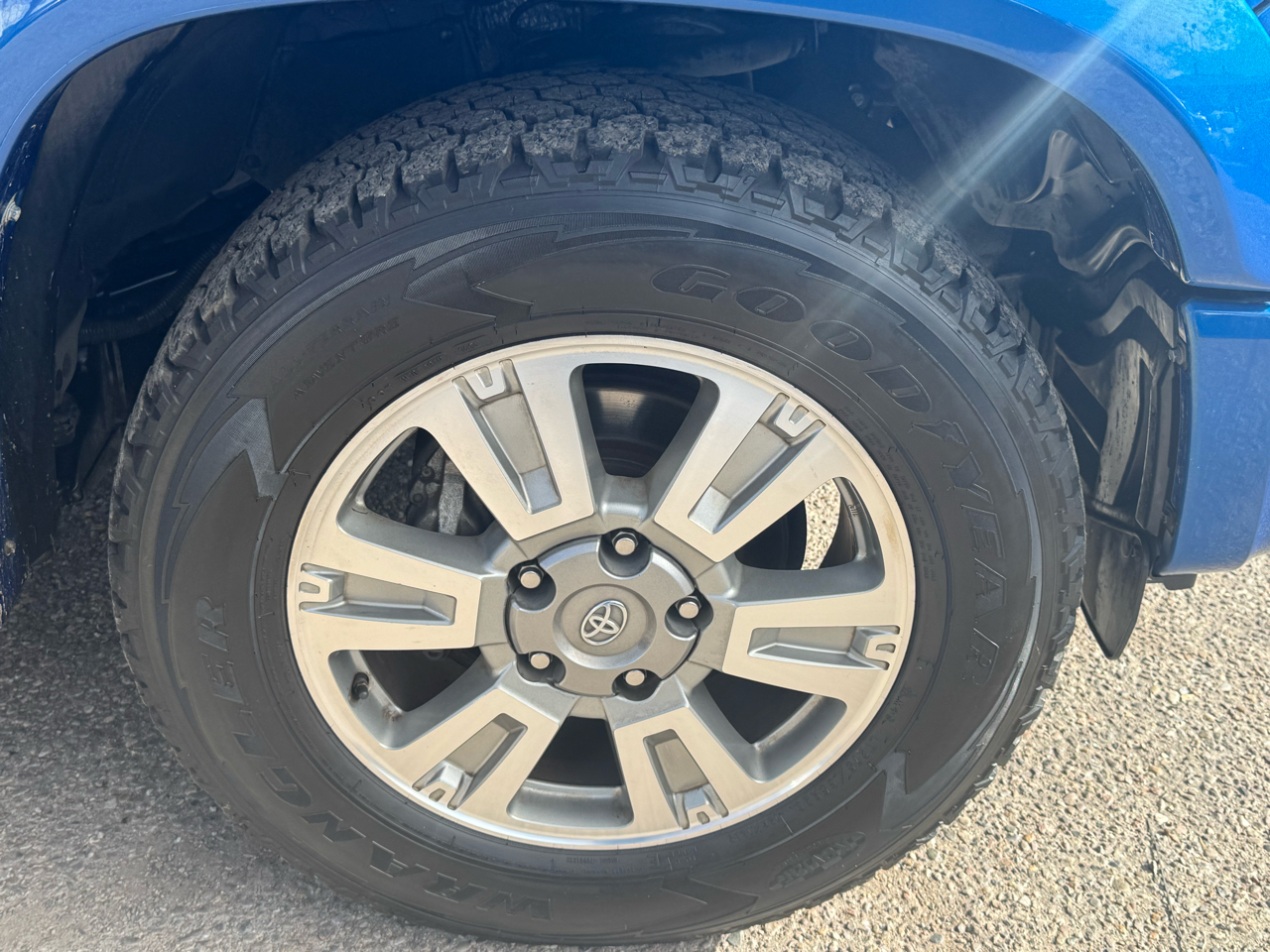 Toyota Tundra Platinum CrewMax 5.7L FFV 2WD 2017