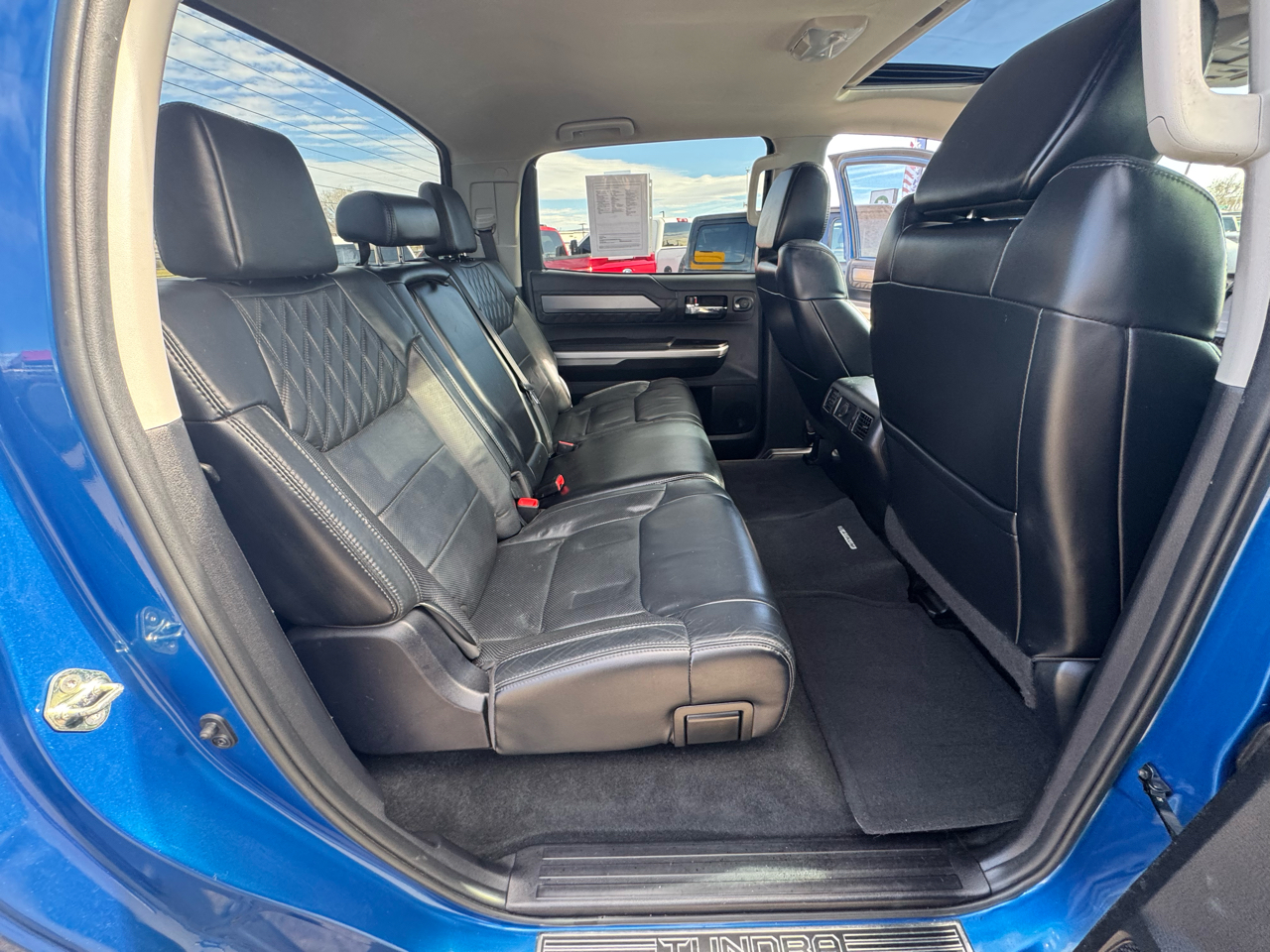 Toyota Tundra Platinum CrewMax 5.7L FFV 2WD 2017