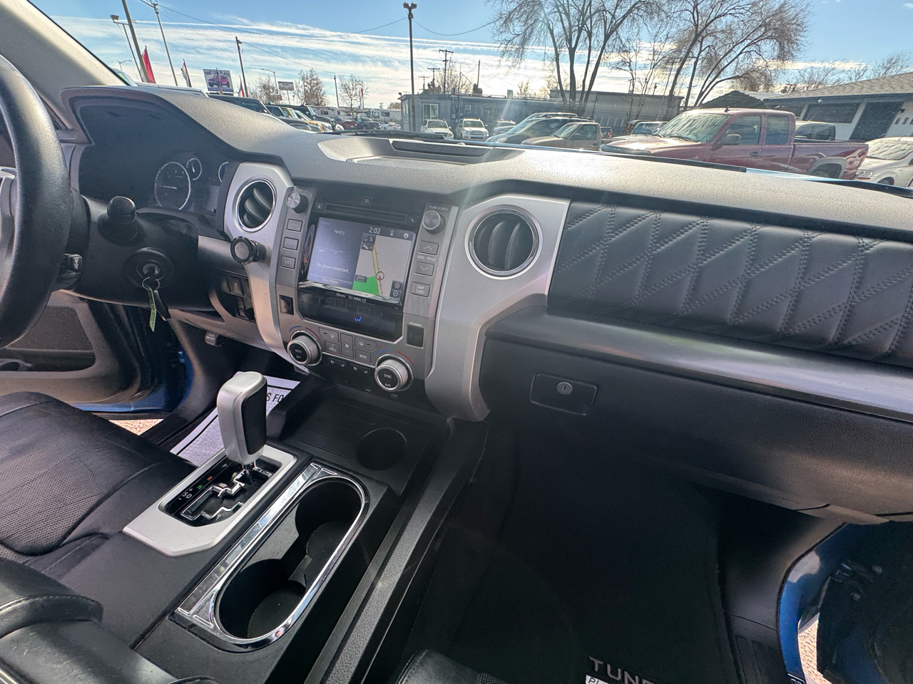 Toyota Tundra Platinum CrewMax 5.7L FFV 2WD 2017