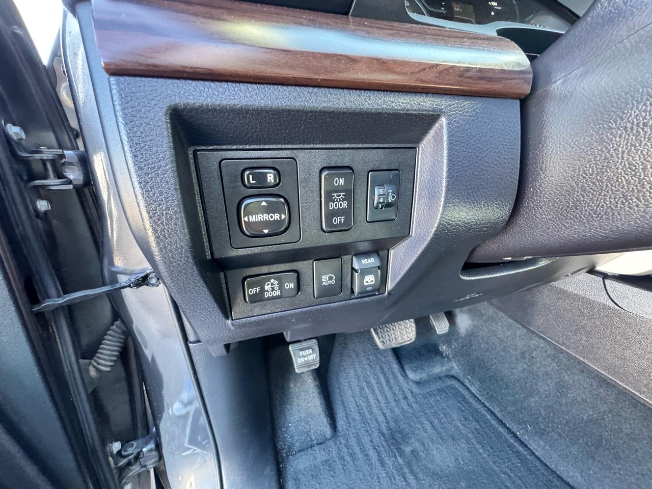 Toyota Tundra Limited 5.7L CrewMax 4WD 2018