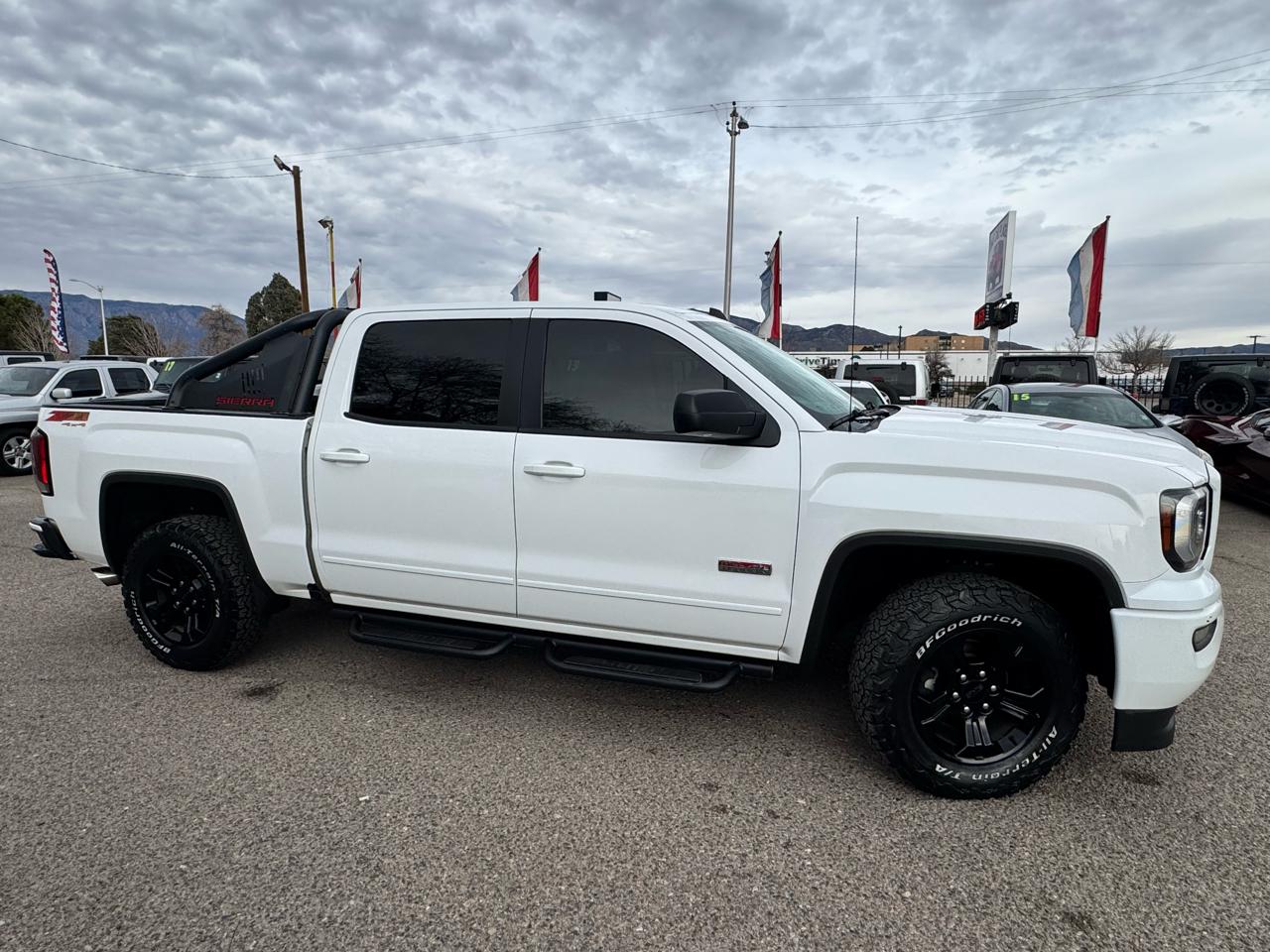 GMC Sierra 1500 SLT Crew Cab Long Box 4WD 2017