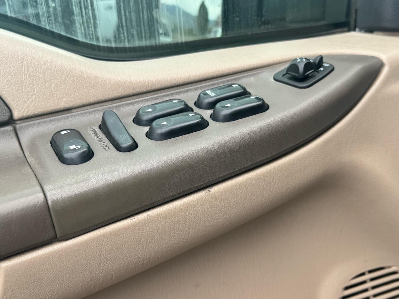 Ford F-250 SD Lariat Crew Cab Long Bed 4WD 2003