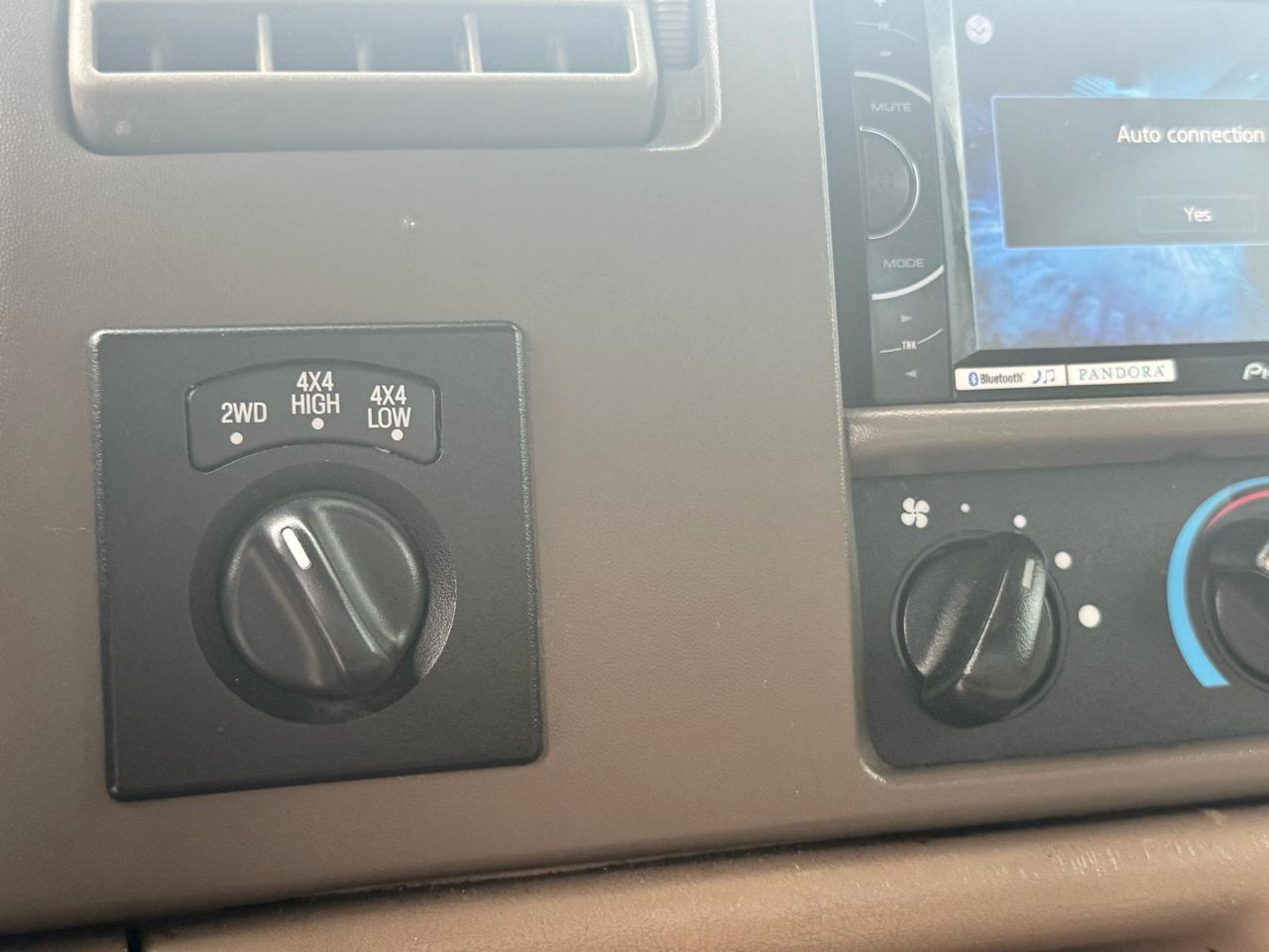 Ford F-250 SD Lariat Crew Cab Long Bed 4WD 2003