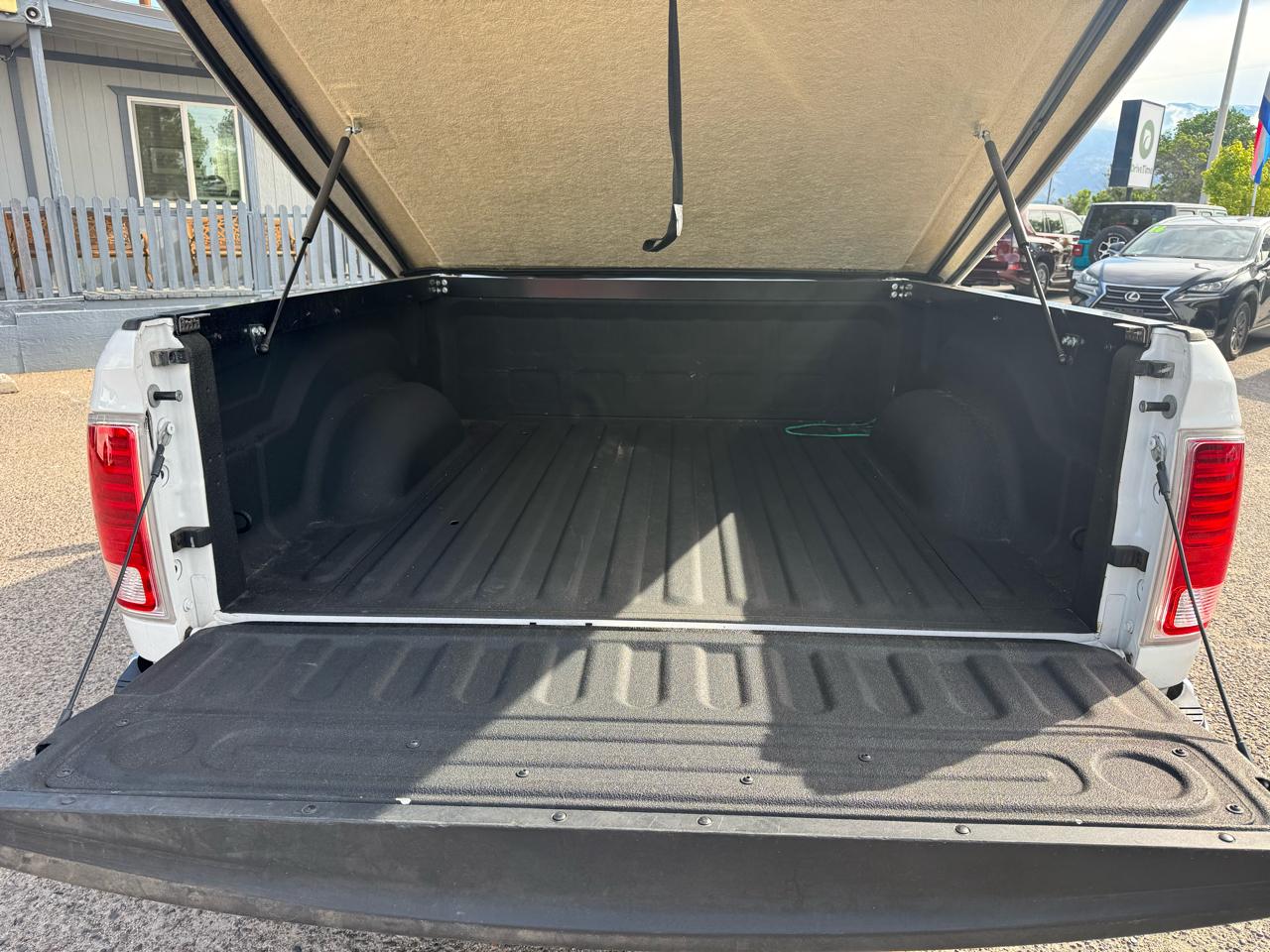 RAM 1500 Laramie Crew Cab SWB 4WD 2018