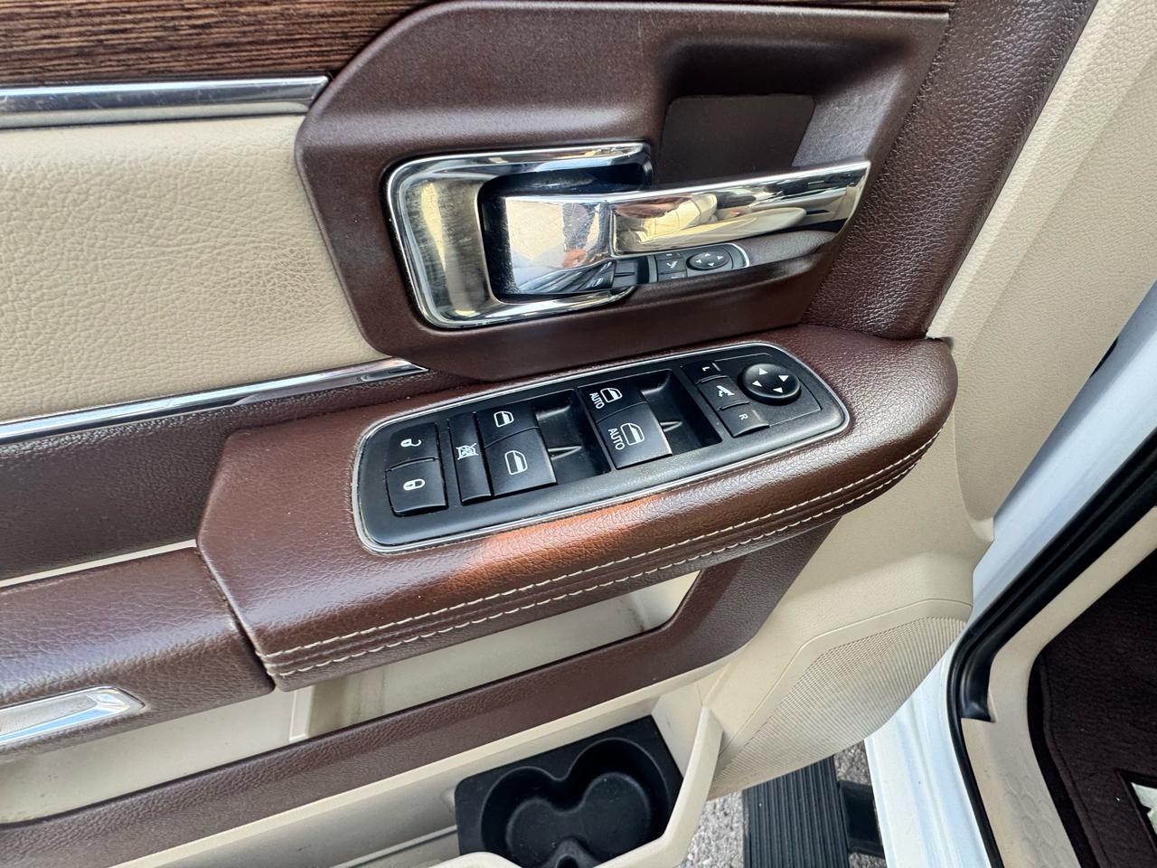 RAM 1500 Laramie Crew Cab SWB 4WD 2018