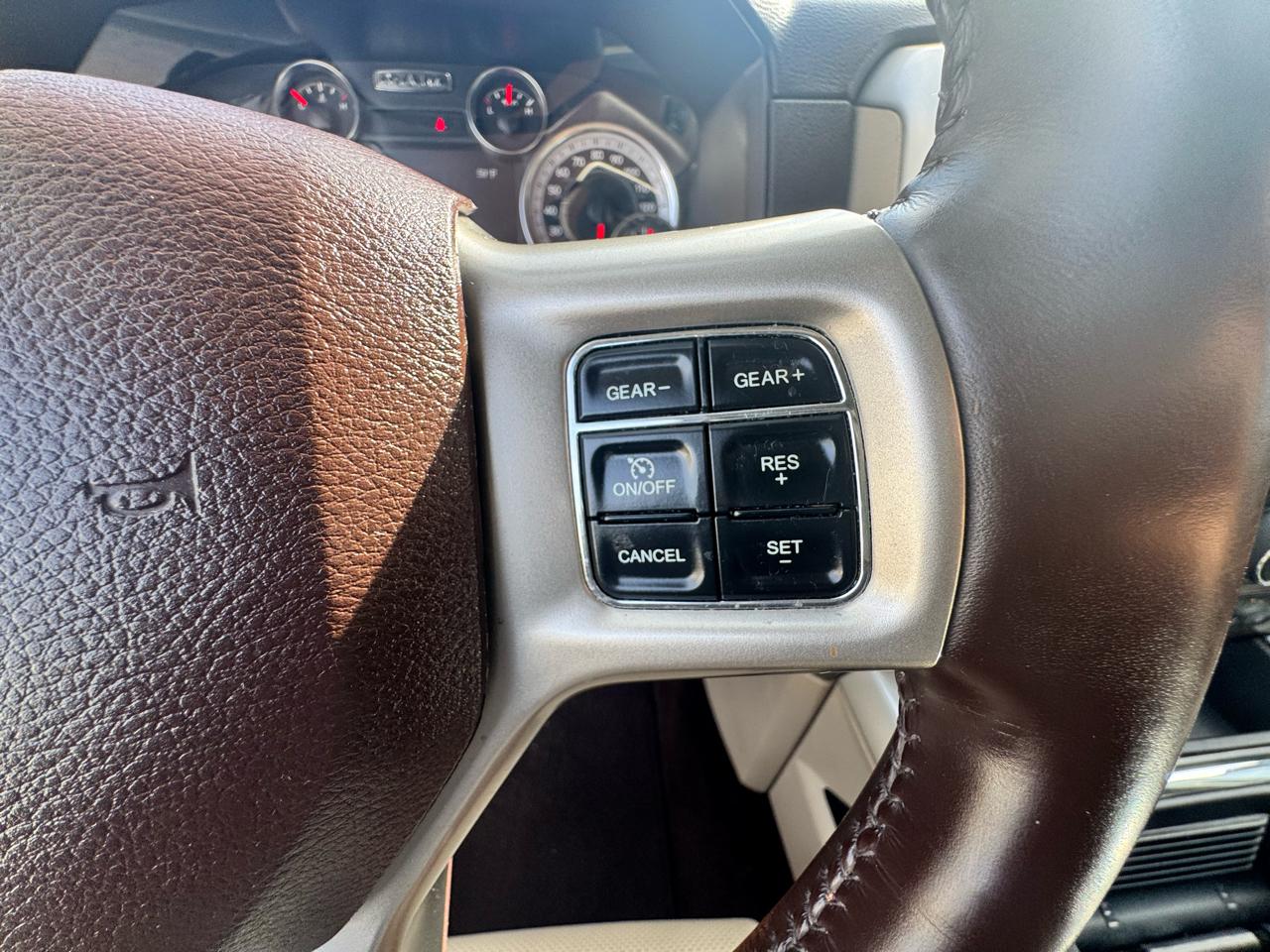 RAM 1500 Laramie Crew Cab SWB 4WD 2018