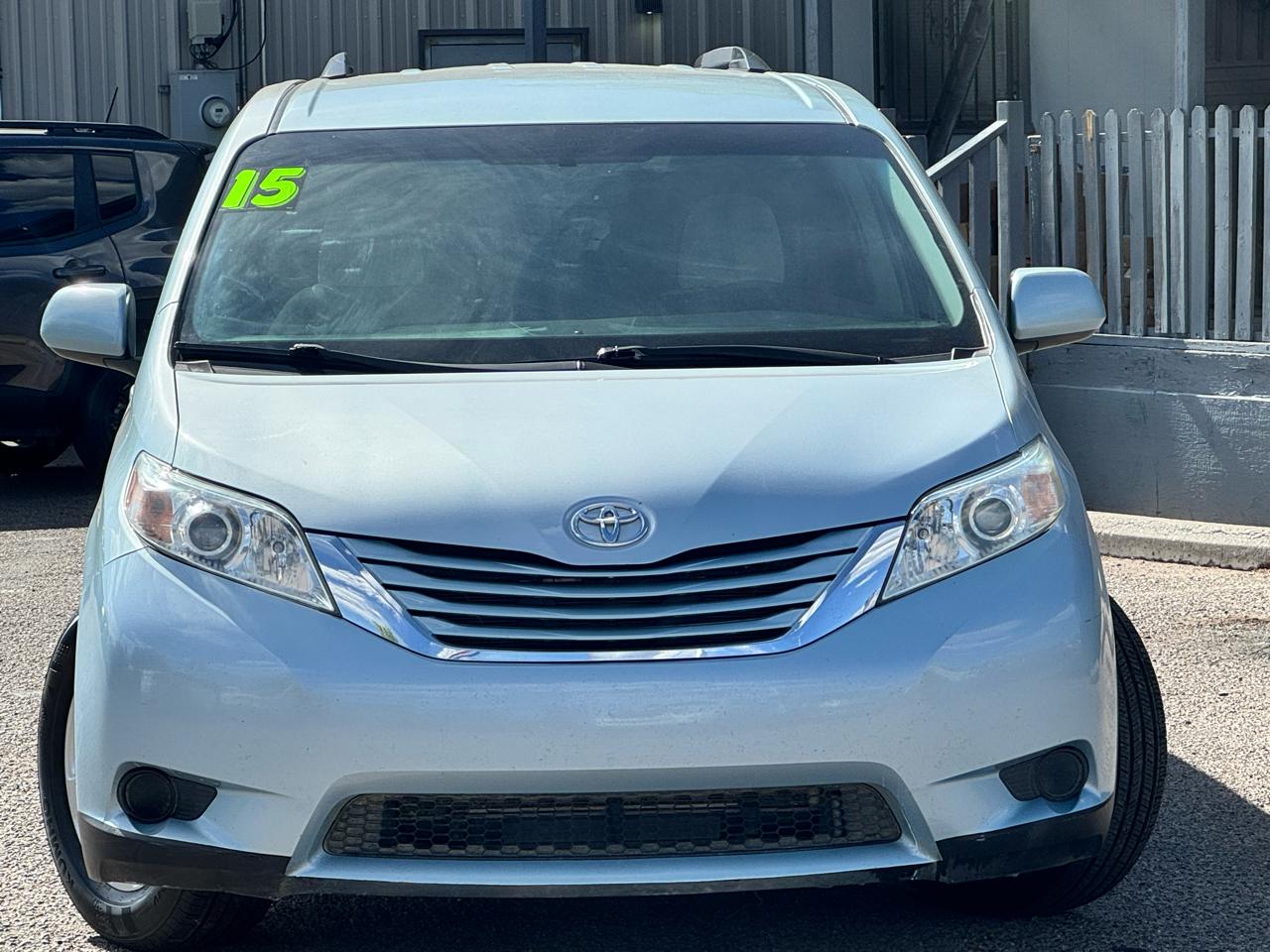 Toyota Sienna LE FWD 8-Passenger V6 2015