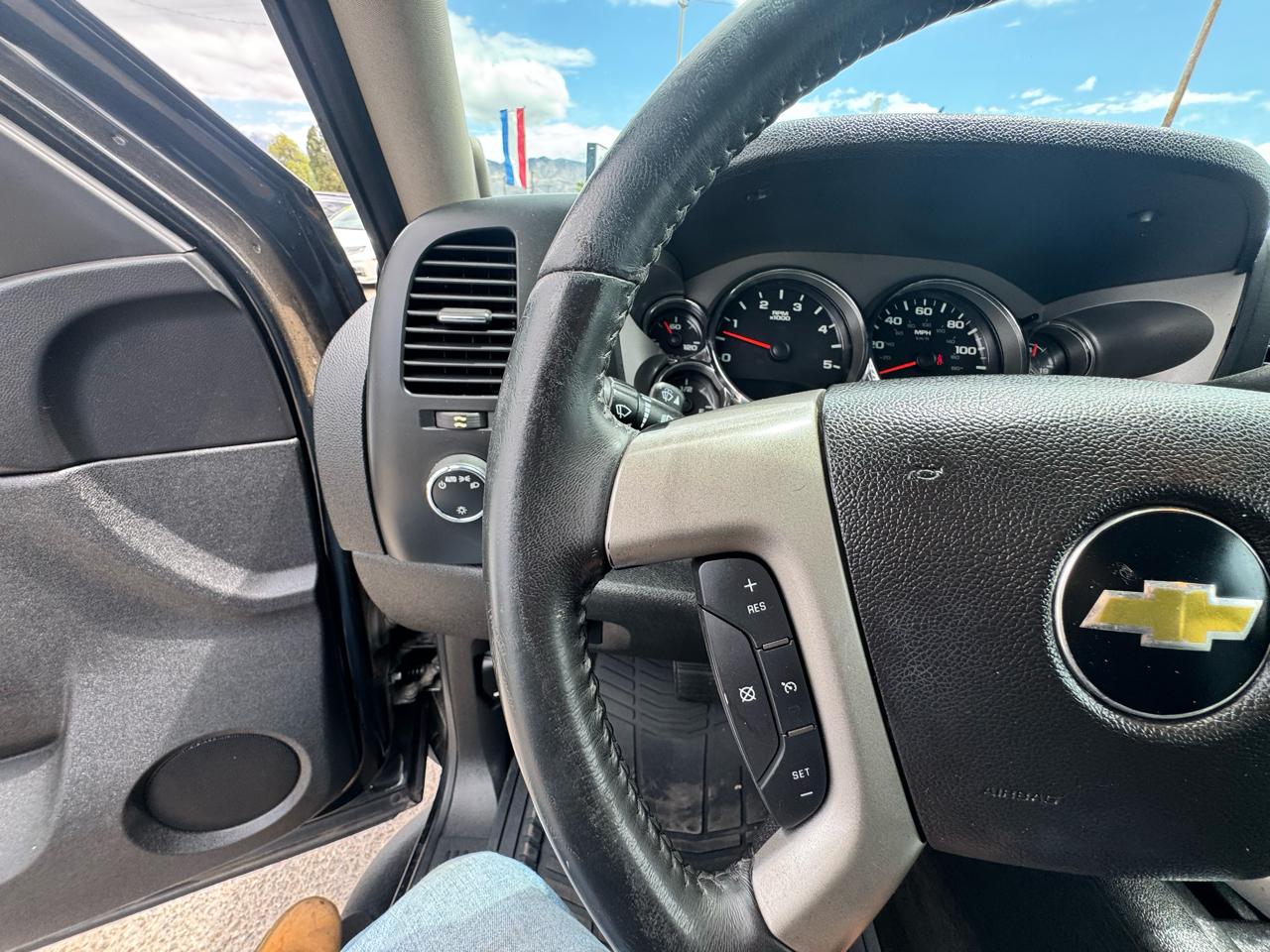 Chevrolet Silverado 2500HD LT Crew Cab 4WD 2013