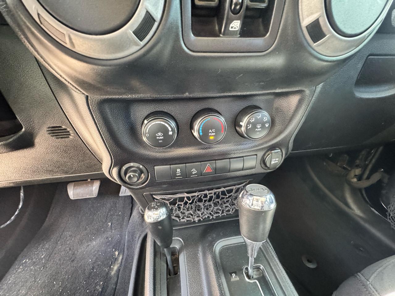 Jeep Wrangler Unlimited Sport 4WD 2015
