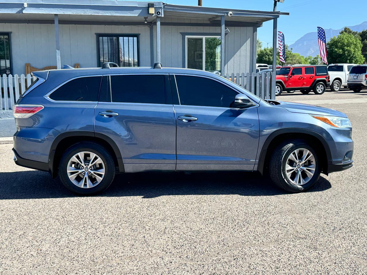 Toyota Highlander LE AWD V6 2016