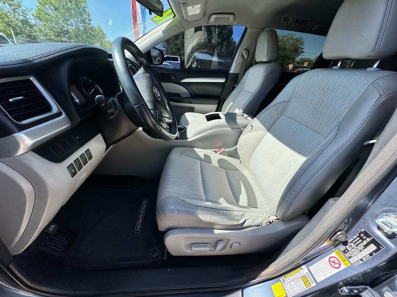 Toyota Highlander LE AWD V6 2016