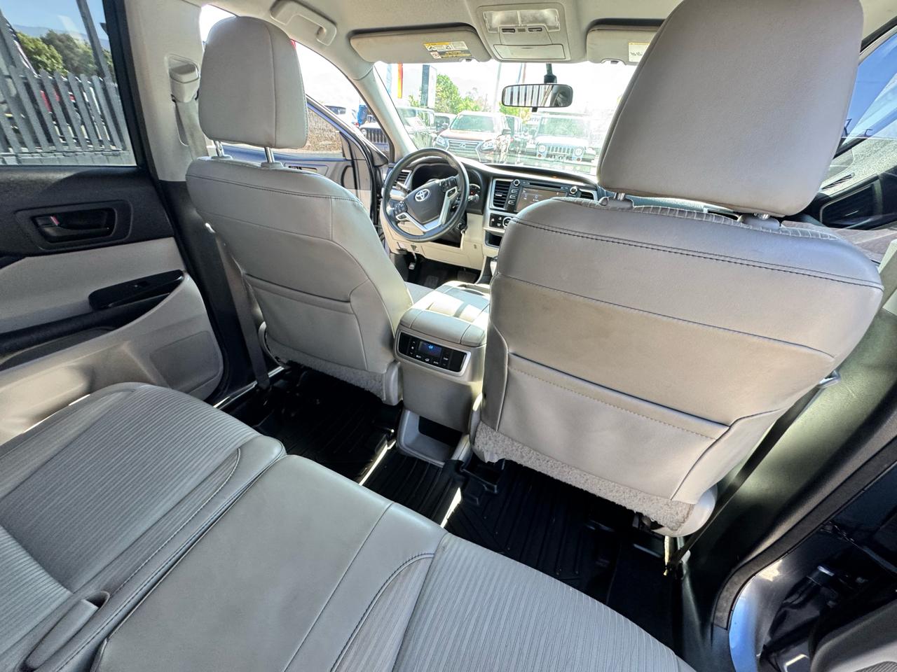 Toyota Highlander LE AWD V6 2016