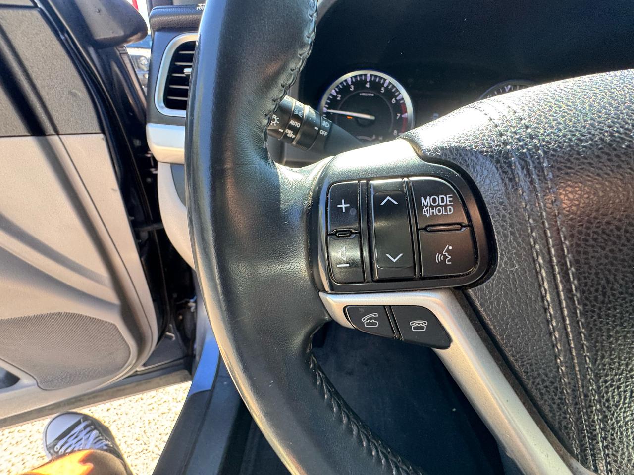 Toyota Highlander LE AWD V6 2016