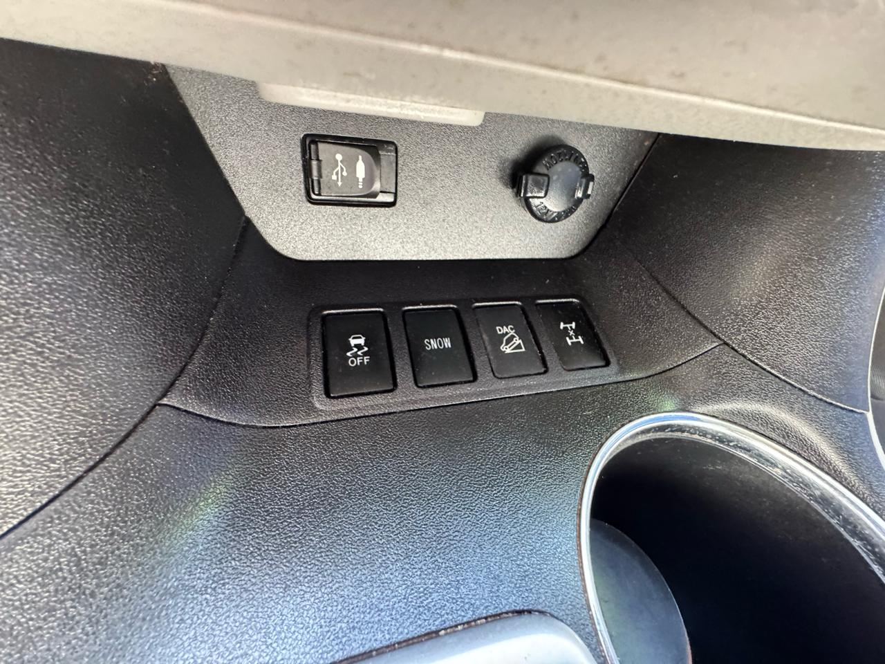 Toyota Highlander LE AWD V6 2016